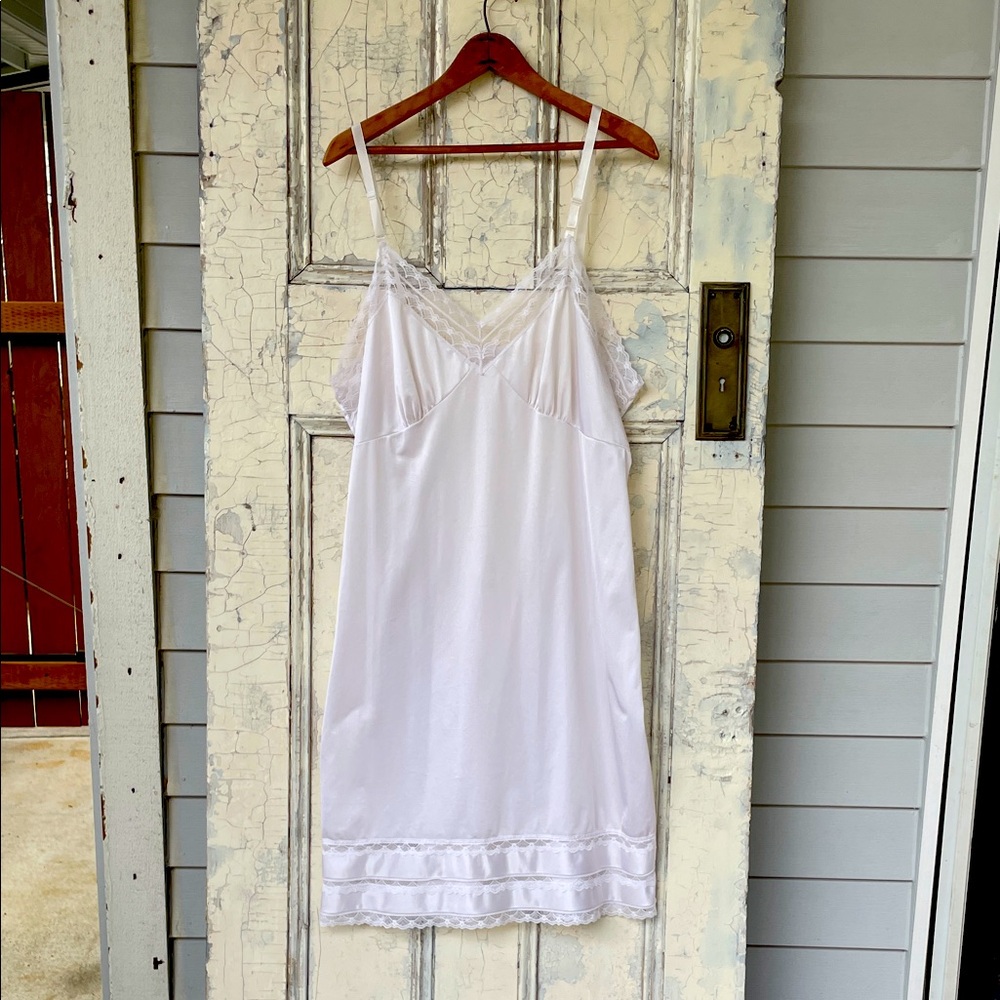 Vintage Slipeyfection White Lace Slip (size 44)